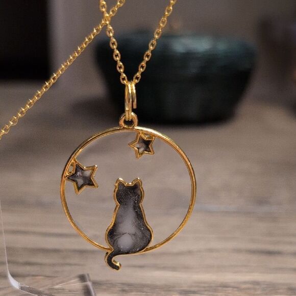 925 Sterling Silver Gold Plated Cat and Stars Round Pendant Necklace - Picture 6 of 8